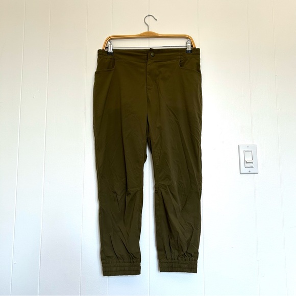 MEC Olive Green Utility Pants - Picture 2 of 6